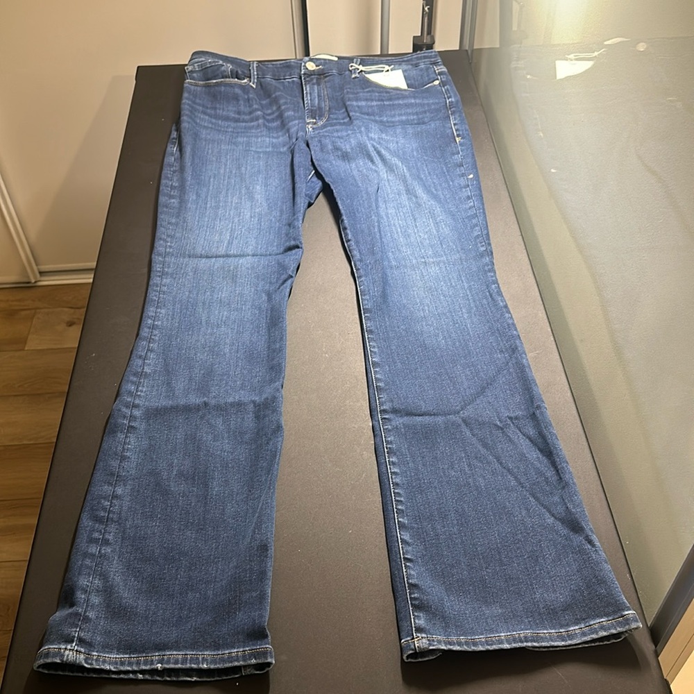 New Frame jeans size 33 mini Boot blue